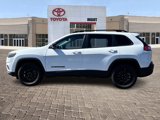 Used 2023 Jeep Cherokee Altitude Lux image 3