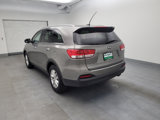 Used 2017 Kia Sorento LX image 5