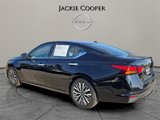 Certified 2023 Nissan Altima 2.5 SV image 3