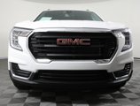 Used 2023 GMC Terrain SLE w/ Driver Convenience Package image 2