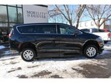 Used 2022 Chrysler Voyager LX image 5