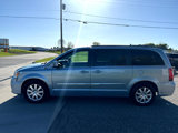 Used 2016 Chrysler Town & Country Touring image 5