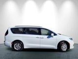 Certified 2022 Chrysler Pacifica Touring-L image 4
