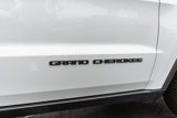 Used 2020 Jeep Grand Cherokee Laredo image 4