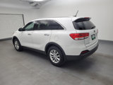 Used 2016 Kia Sorento LX image 3