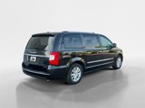 Used 2016 Chrysler Town & Country Limited Platinum image 4