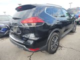 Used 2017 Nissan Rogue SL image 3