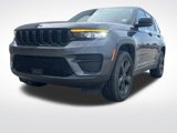 Used 2024 Jeep Grand Cherokee Altitude image 4