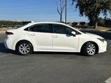 Used 2021 Toyota Corolla LE image 3