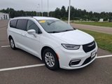Used 2022 Chrysler Pacifica Touring-L image 2