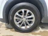 Used 2020 Hyundai Santa Fe SE image 2