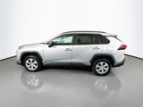 Used 2021 Toyota RAV4 LE image 4