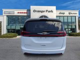 Used 2022 Chrysler Pacifica Touring-L image 4