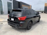 Used 2019 Nissan Pathfinder SL image 3