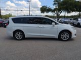 Used 2018 Chrysler Pacifica Touring-L w/ Tire & Wheel Group image 2