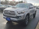 Used 2017 Toyota Tacoma TRD Sport image 4