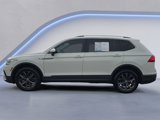 Used 2022 Volkswagen Tiguan SE image 3