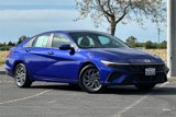 Used 2024 Hyundai Elantra Blue image 2