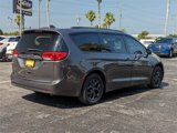 Used 2018 Chrysler Pacifica Limited w/ Advanced Safetytec Group image 5