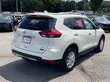 Used 2017 Nissan Rogue SV image 3