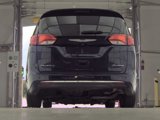 Used 2018 Chrysler Pacifica Limited w/ Advanced Safetytec Group image 3