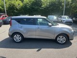 Used 2022 Kia Soul LX image 2
