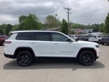 Used 2022 Jeep Grand Cherokee L Laredo image 4