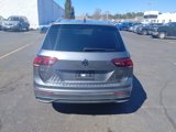 Used 2022 Volkswagen Tiguan SE w/ Panoramic Sunroof Package image 4