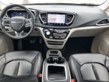 Used 2023 Chrysler Pacifica Touring-L image 6