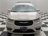 Used 2021 Chrysler Pacifica Touring-L image 2