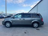 Used 2010 Chrysler Town & Country Touring image 4