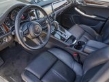 Certified 2022 Porsche Macan image 4