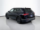 Used 2022 Volkswagen Tiguan SE w/ Panoramic Sunroof Package image 3