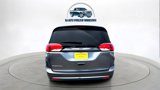 Used 2018 Chrysler Pacifica Touring-L Plus image 5