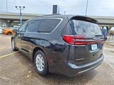 Used 2022 Chrysler Pacifica Touring-L image 3