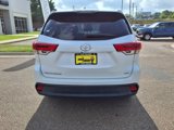Used 2018 Toyota Highlander LE image 4
