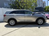 Used 2019 Kia Sorento LX image 2