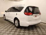 Used 2019 Chrysler Pacifica Touring-L image 3