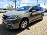 Used 2023 Chrysler Pacifica Touring-L image 4