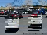 Used 2021 Chrysler Pacifica Touring-L image 5