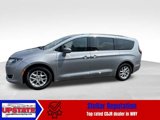 Used 2020 Chrysler Pacifica Touring-L image 4