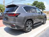 Used 2025 Lexus LX 700h Luxury image 5