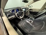 Used 2018 Chrysler Pacifica Limited image 2