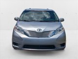 Used 2017 Toyota Sienna LE image 2