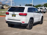 Used 2019 Jeep Grand Cherokee Laredo image 3