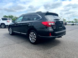 Used 2017 Subaru Outback 3.6R Touring image 4