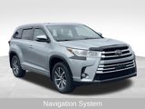 Used 2017 Toyota Highlander XLE image 3