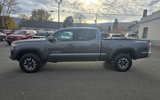 Used 2022 Toyota Tacoma TRD Off-Road image 5