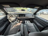 Used 2005 Ford Crown Victoria image 2