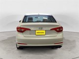 Used 2015 Hyundai Sonata SE image 4